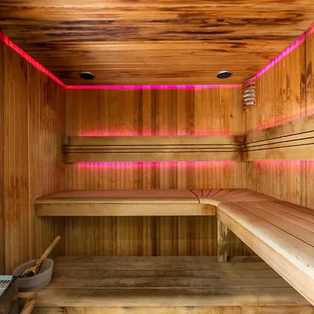 Отель Le Roi Theodore &