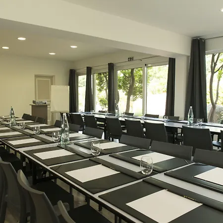 Le Roi Theodore & Отель