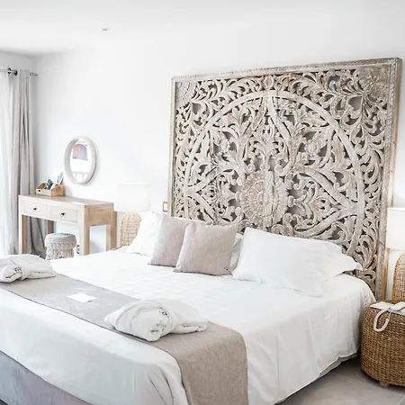 Le Roi Theodore & 4*