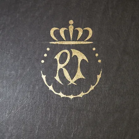 Le Roi Theodore & Otel