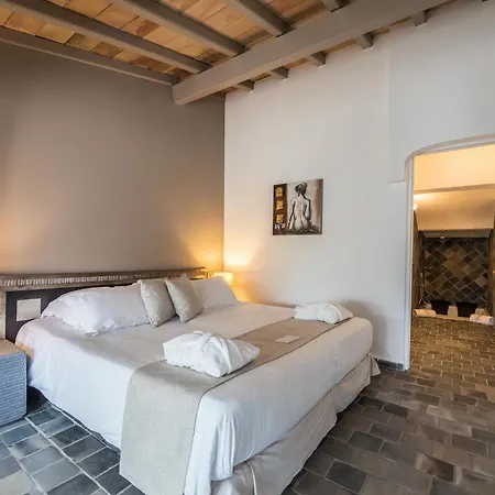 Le Roi Theodore & Szálloda Porto-Vecchio