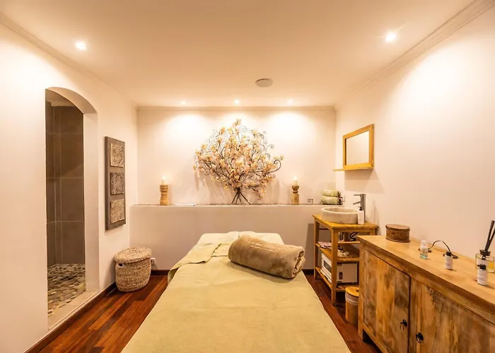 Le Roi Theodore & Porto-Vecchio (Corsica)