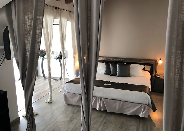 Hotel Le Roi Theodore & Porto-Vecchio (Corsica)