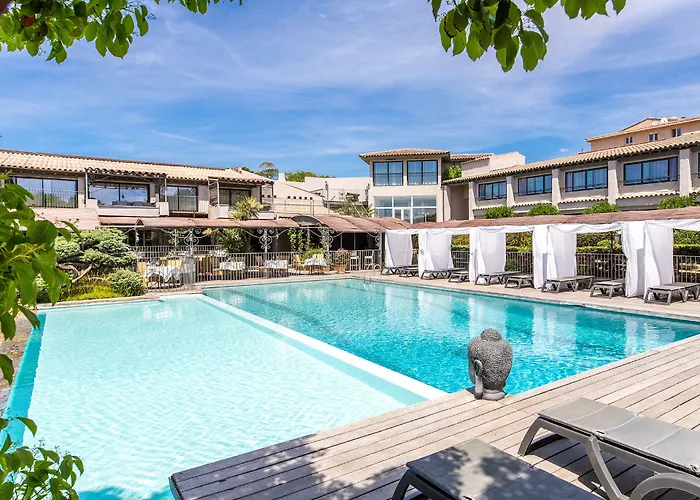 Le Roi Theodore & Hotel