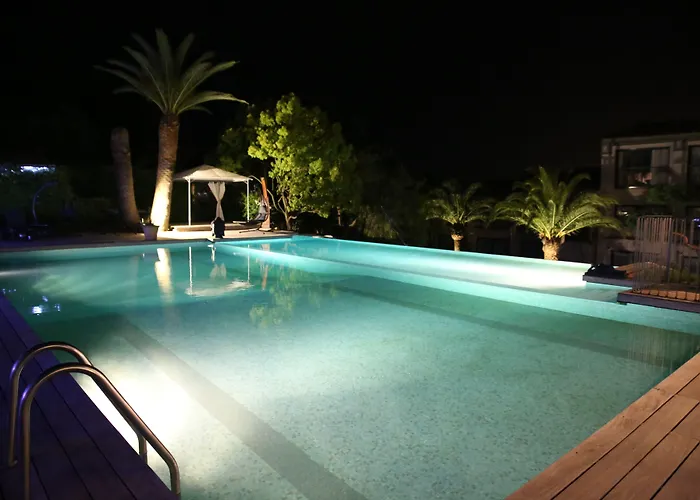 Le Roi Theodore & Hotel 4*