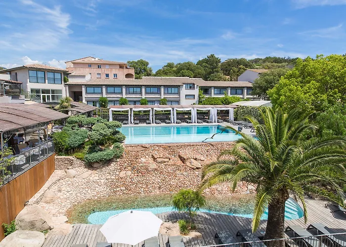 Le Roi Theodore & Hotel 4*