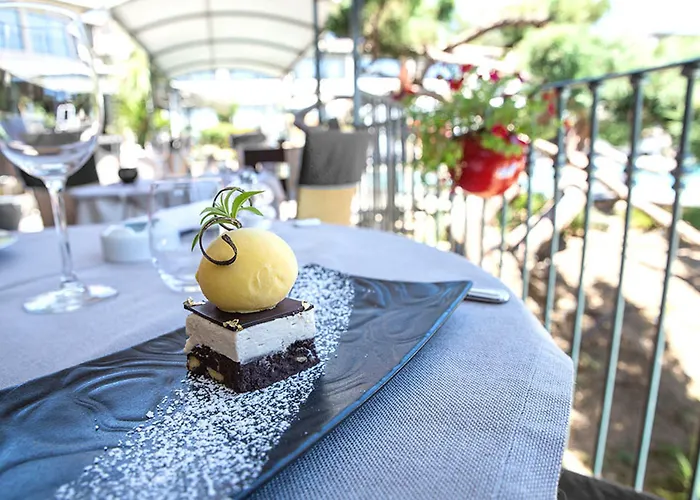 Hotel Le Roi Theodore & Porto-Vecchio (Corsica)