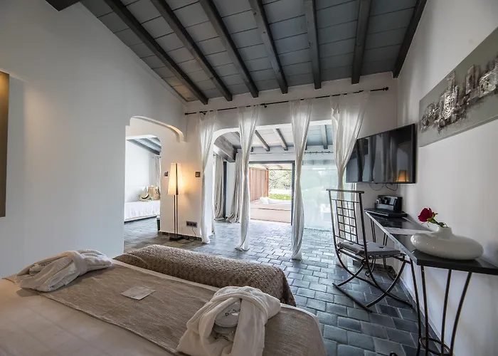 Hotel Le Roi Theodore & Porto-Vecchio (Corsica)