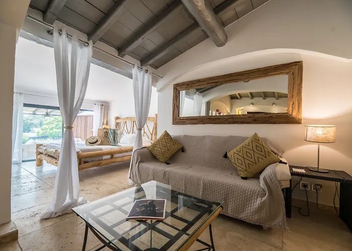 Le Roi Theodore & Porto-Vecchio (Corsica)