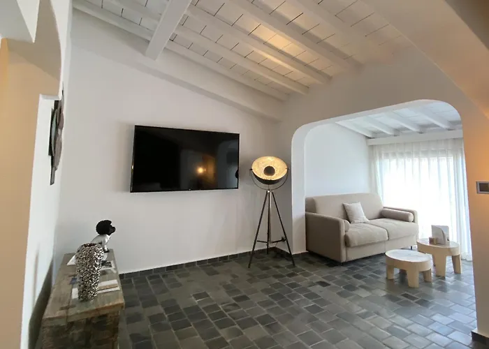 Le Roi Theodore & Hotel