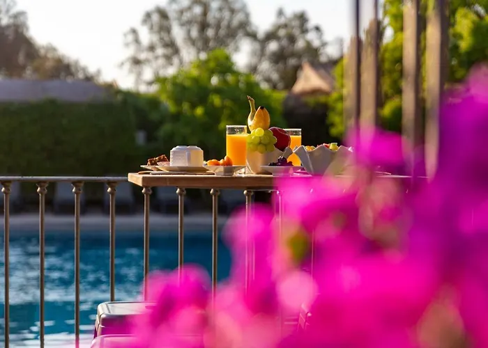 Le Roi Theodore & Hotel Porto-Vecchio (Corsica)